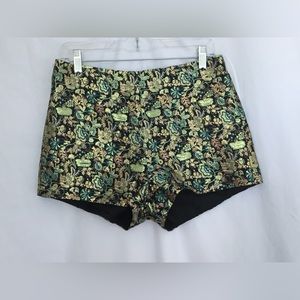 Women’s shorts size medium
